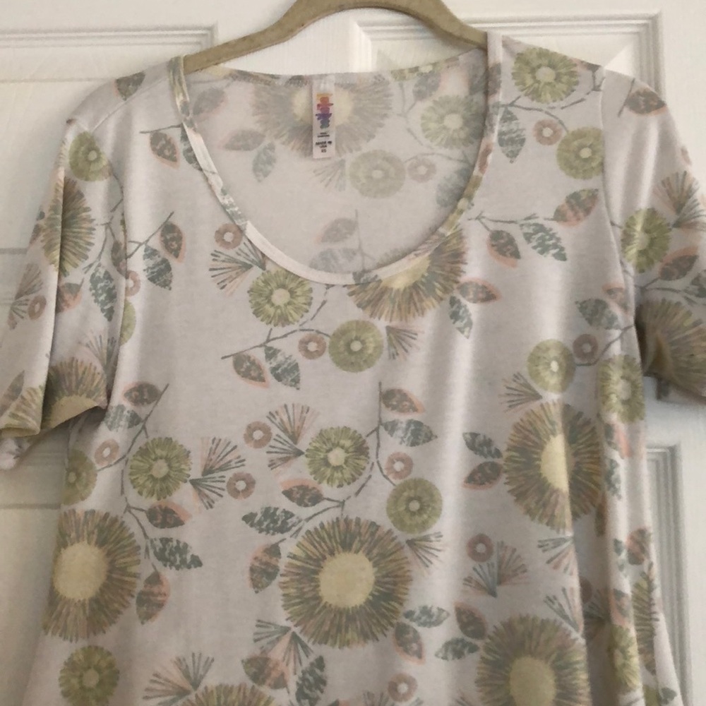 Lularoe perfect tee